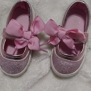 Carter's size 5 toddler shoe